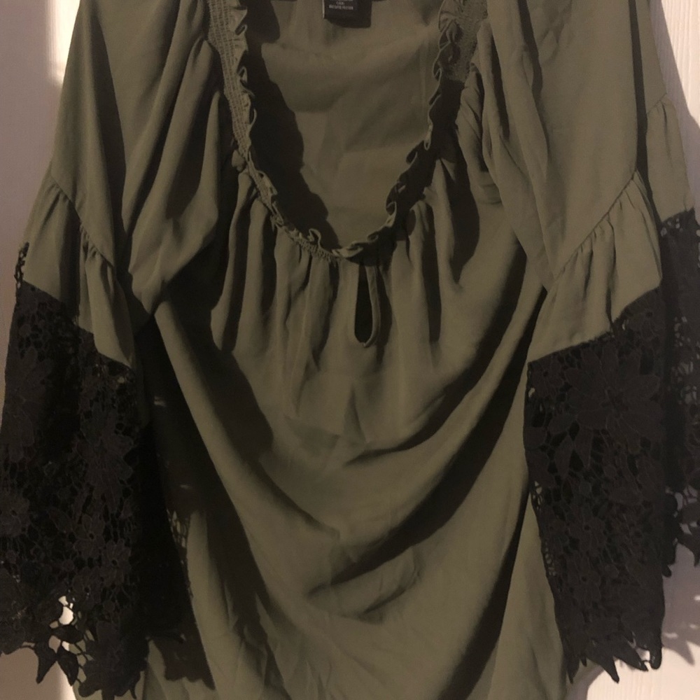 Green cold shoulder loose fitting size 3x